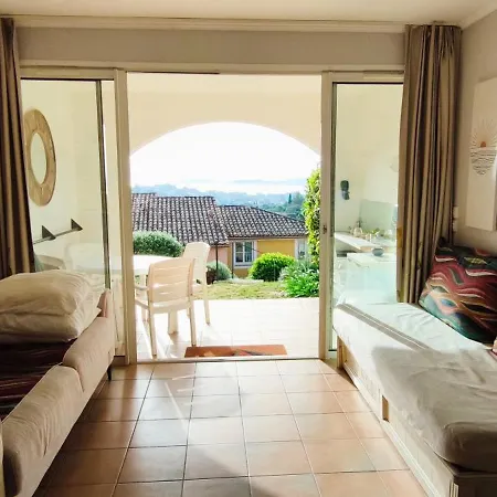 Jolie Pierre & Avec Vue Sur St Tropez